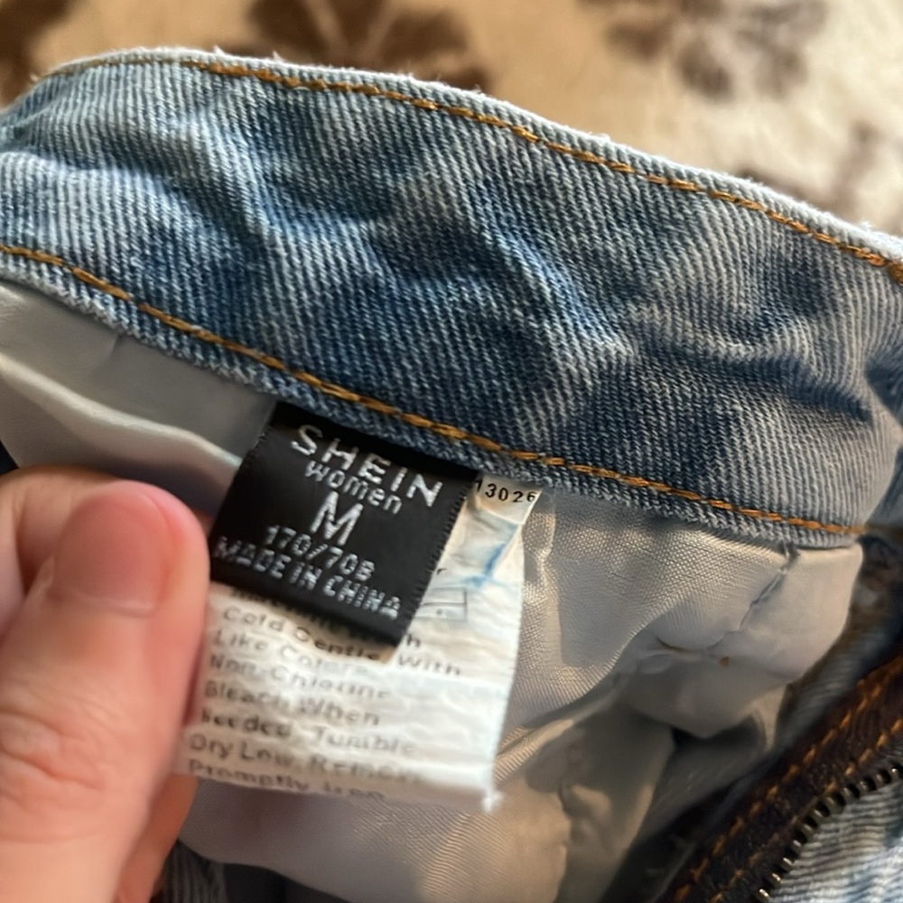 Light Washed Jean Short - Picture 4 of 4